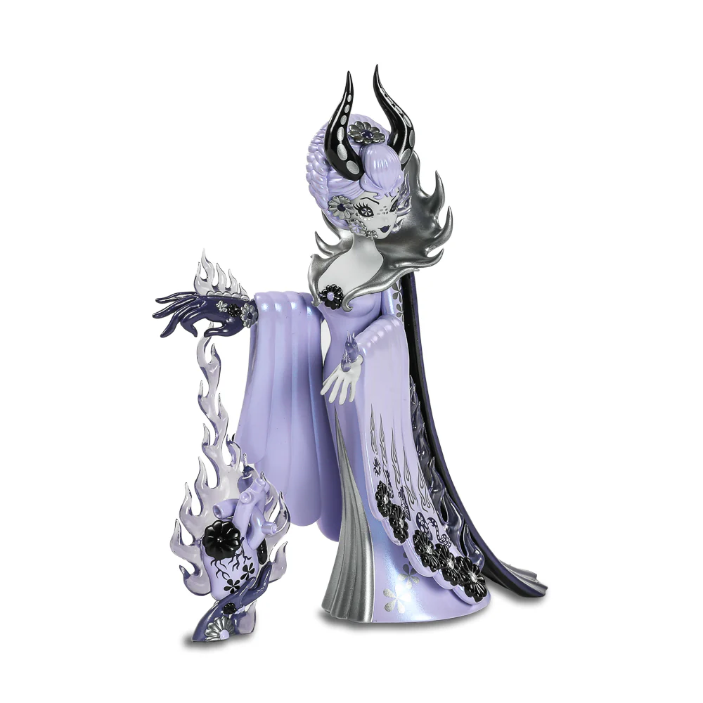 Witch Queen 8" Vinyl Art Figure by Junko Mizuno - Black Friday Violet Edition (Limited to 300) - Image 10